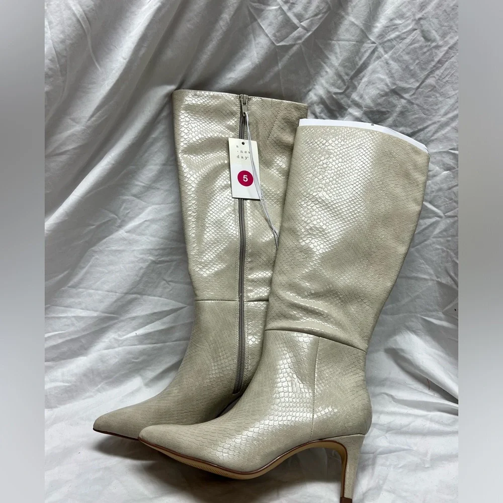 Off white tall boots - Picture 5 of 16